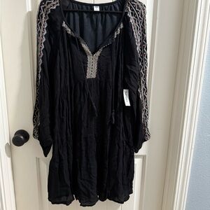 Old Navy Black Top with Embroidered Detail